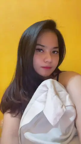 Baru bangun tidur lgsg mandi? Ah mana maennn.. tiktokan lahh😅