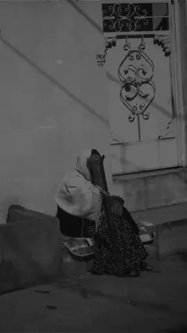 دایە گیان..🥀🖤..                                                  #tiktok #kurdistan #fypシ #fyp #foryoupage #activeeeeeeeee🧿? #acc #imravo✅ #rashaba_tv #najmadinghulami 