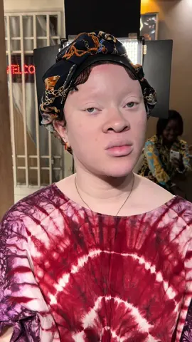 Je me suis cachée pour vous faire rapidement la voix off🤣🤣 #makeup #Vlog #makeupartist #0817197376 #maquilleusekinshasa #kinshasa 