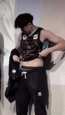 Omg. .ยูกิร่างอิตเกินไปมากจริงๆกั๊บ😳 ขอกริ้ดดดดแปปนุงนะกั๊บ. .คือคุณเค้าเท่มาก หล่อมากกกกกก❤️‍🔥🙈🫠❄️🫶🏻🤏🏻 #yukiishikawa #powervolleymilano #preawyuki #milan #ishikawa 