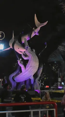 Surabaya penuh cerita 📷 #iff #yudhavaste #fypシ #suroboyoan #kotasurabaya #surabayamalam #jalanjalan #tamanbungkulsurabaya #fyp 