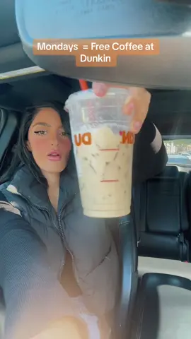 😂 #dunkin #dunkindonuts #dunkinmonday #dunkinicedcoffee #mondays #fyp #foryou #foryoupage 