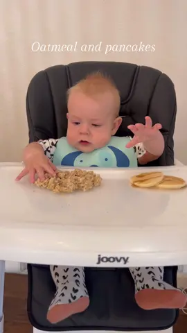 Not too bad for his first time with the spoon!🤗 #blw #babyledweaning #mom #momtok #MomsofTikTok #babies #babyfood #babymeals 