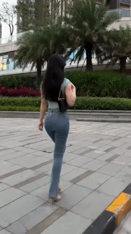 2709