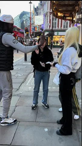 Dropping money prank #fyp #foryou #foryoupage #prank #experiment 