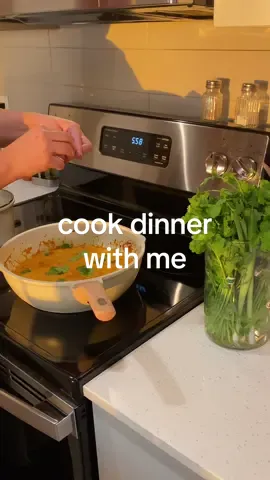 cook with me + girl talk 🫶🏽 #cookwithme #girltalk #Lifestyle #motivation #SelfCare #lutealphase 