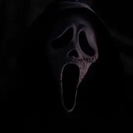 that's cute #jeromevaleska as #ghostface fake weapons and blood, it's a circus act 🎪 scenepacks: eviekscenepacks and stardustpackss (instagram)