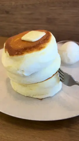 東長崎駅にあるふわふわパンケーキ！ふわふわすぎて食べたことを忘れました☺️ 「ほわん」 📍 東京都新宿区西落合4-17-14 （4-17-14 Nishiochiai, Shinjuku-ku, Tokyo） #japanesefood #japanfood #japan #tiktokfood #東京グルメ