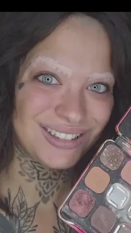 Cosa ne pensate ?💄😍❤️#fypシ #fyp #makeuptransformation #trending #trend #trendvideo #tredingsong #tredingvideo #makeupchallenge #makeuphack #makeupartist #neiperte #miriamardu1 @Emanuele Pirone 