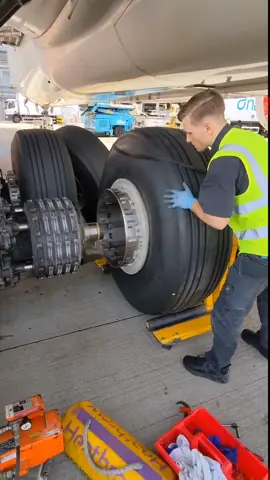 Ever wondered how plane tires are changed? 🤔 (IG🎥: @mo.ti.vate) #extreme #unreel #planetok #transport #airportlife