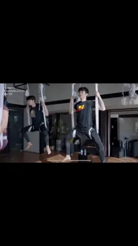 Thanks johnny for being one of my motivation to do flying yoga ❤️ #johnnysuh #nct127 #nctjohnnysuh #yoga #yogatok #flyingyoga #swingyoga #johnnysuhfans 