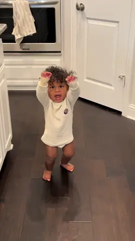 I literally can’t 😭 his little ay #marryme #baby #cute #dance #ay 