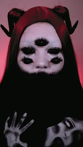 Uyyy 👻 #makeup #halloween #halloweenmakeup #halloweenlook #makeupillusion #halloween2023 #creativemakeup #realisticart #halloweenmakeuplook #realism 