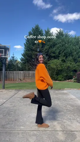 Finally cold enough to wear my favorite jacket🤩 linked on my LTK & storefront for yall🧡 #coffeeshopoutfit #everydayoutfitinspo #everydayoutfit #everydayoutfitidea #youngtwentiesfashion #youngtwentiesoutfits #youngtwentiesootd 