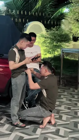 Luôn ân cần lo lắng chăm sóc cho em dù là điều nhỏ nhoi, Hà Trí Quang chăm sóc cho Thanh Đoàn #davidduy #teamsimontu #damcuoithanhdoan #thanhdoanshop #hatriquangthanhdoan #thanhdoan #hatriquang 