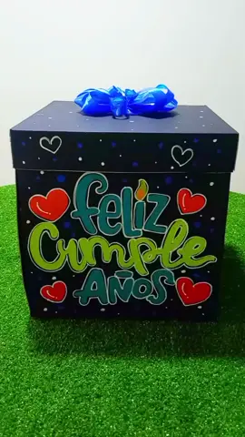 CAJA SORPRESA DOBLE 🎁 DETALLES TOTALMENTE PERSONALIZADOS, ELABORADOS A MANO CON MUCHO AMOR 💘 NOS UBICAMOS EN BOGOTÁ 🎁🇨🇴 #regaloscreativos🎁 #regalos #detallesdeamor #CapCut #regalosaniversarios #regalossorpresa #emprendedor #tiktok 