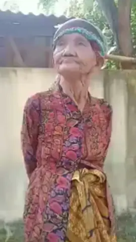 si emak nyanyi lagi nih#comedia #humortiktok #ngakak #kocakabis #lucubanget 