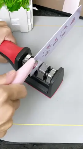 Dụng cụ mài dao 3 cấp độ rãnh mài, tiện lợi nhanh chóng và hiệu quả #dungcumaidao #dungcumaidao3ranh #dungcumaidaokeodanang #dungcumaidao 