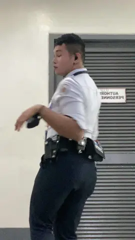 #concan #dancingsecurityguard #fypシ #water 