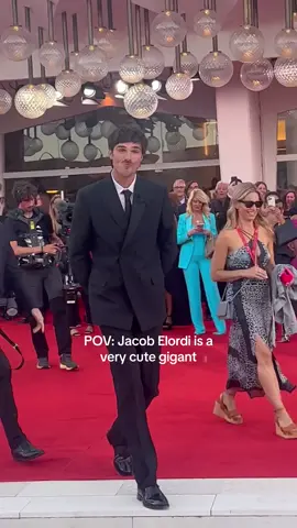 he is 1.96m tall😩 - #jacobelordi #priscillamovie #veneziafilmfestival #filmtok #sofiacoppolafilm #redcarpetlook 