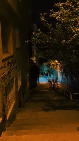 “Geceye afilli bir söz bırak.”📌 #keşfet 