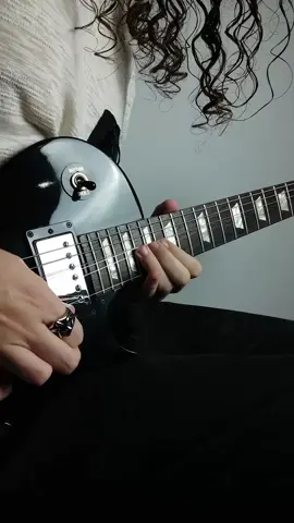 November Rain (Outro Solo) - @Guns N’ Roses 🥀🎩 #gunsnroses #slash #gnfnr #axlrose #guitar #guitartok #guitarcover #guitarist #guitarsolo 