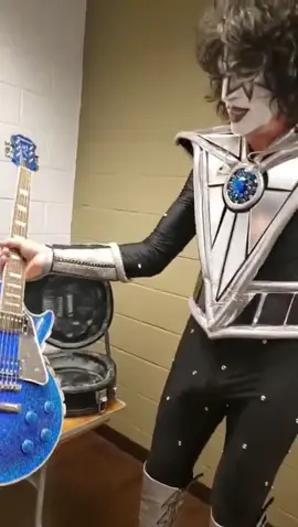 KISS End Of The Road Tour Tommy Thayer Meet And Greet in Sunrise Florida 2019 #kissband #kissrock #kissrocknroll #kissarmy #fyp #tommythayer #endoftheroadtour #endoftheroadtour2019 #meetandgreet #sunrise #florida #amerantbankarena 