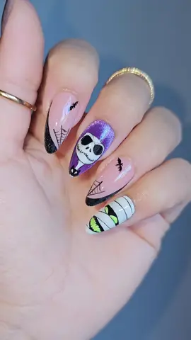The Nightmare before Christmas 🥰#nailsartvideos #halloween #nailsart #halloweennails #halloweennailart #night #nightmarebeforechristmas 