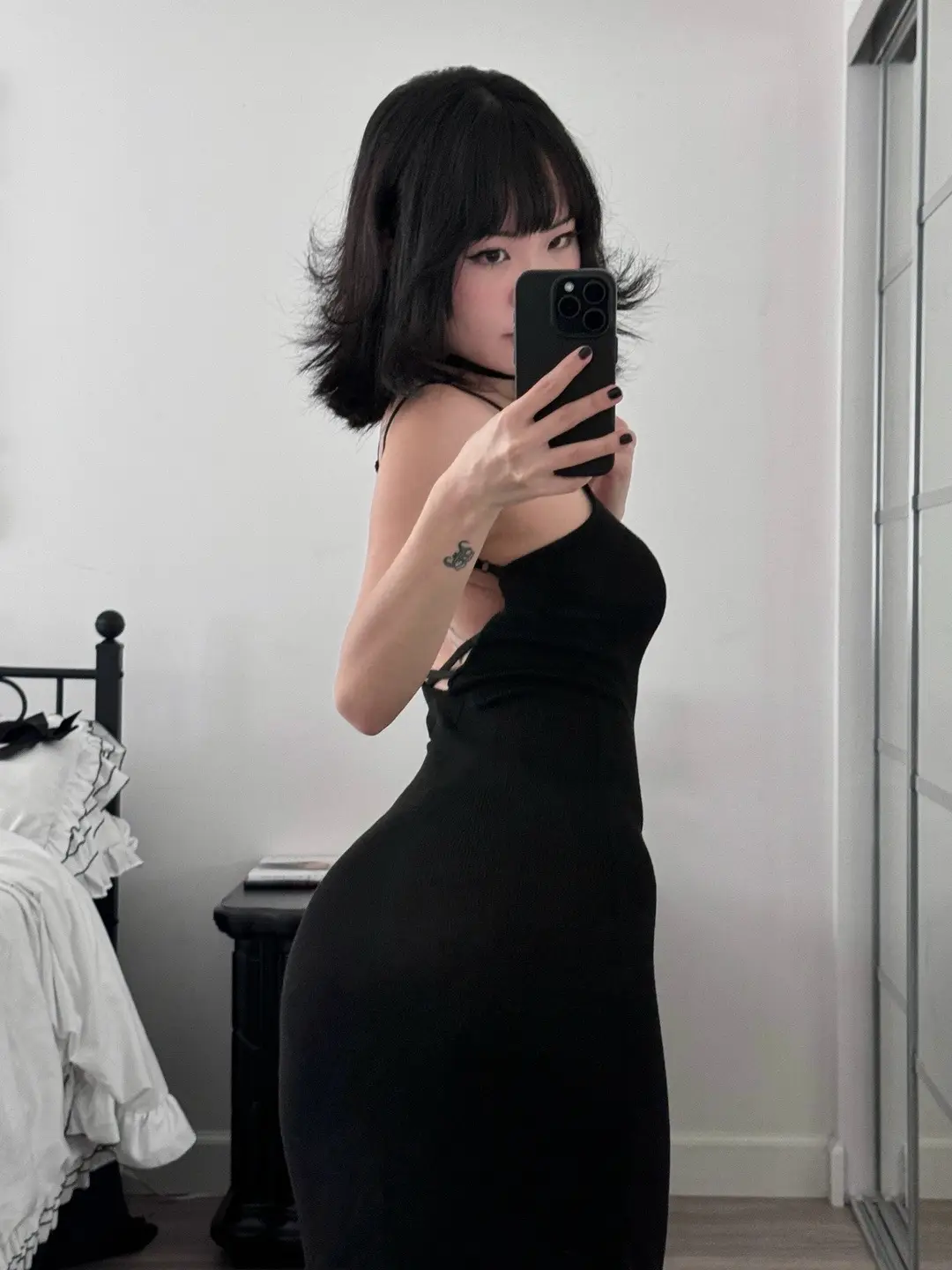 This dress >>>