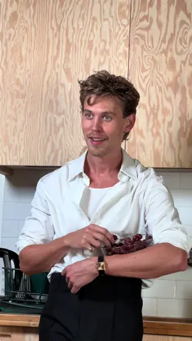 I love grapes too 🍇 #austinbutler @Interview Magazine #interviewmagazine #TikTokFashion #bts 