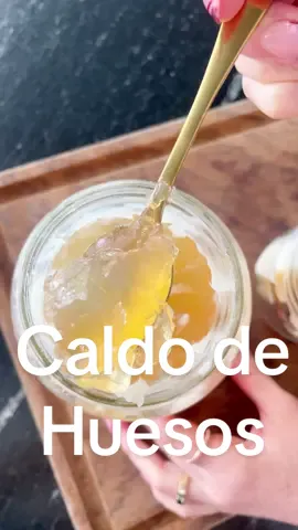 Caldo de huesos!  El mejor colágeno y además casero 100% . Piel bonita Pelo largo y uñas fuertes  Sistema inmune reforzado  Ayuda a los huesos  Vitamina D Mejora el sistema digestivo  Vas a necesitar para 2 litros de caldo  6 huesos de res (podremos así, huesos surtidos. 1/4 de cebolla 2 dientes de ajo  2 varas de apio  2 cdas de vinagre de manzana  Primero limpia tus huesos con agua potable, sécalos como servitoalla y ponlos en una charola para horno. Hornealos a 180 grados c por 24 minutos.  Ahora llévalos a la slow Cook, añade todo lo demás y cubre con agua. Programa la olla 24 horas, la válvula queda abierta.  Transcurrido el tiempo, cuélalo, envásalo y llévalo al refri por 8 horas. Después retira la grasa (manteca), la cual te puede servir para cocinar y ahora si te queda una sustancia tipo gelatina.  Para consumirlo calienta en ollita 2-3 cdas de la gelatina, cuando suelte el primer hervor apaga. Puedes agregar Limón.  Es mejor consumirlo en ayunas, pero puedes hacerlo a cualquier hora.  Mándele la receta a tu abuelita, mamá, tía, amiga, etc. de verdad es maravilloso.  Todos pueden consumirlo.  Con cariño, Gio.  . . . . #caldodehuesos #caldodehueso #colageno #colagenopuro 