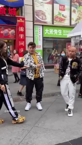 Kóshe ánshileri👍🏻Уличные певцы👍🏻Street singers #streetsong #china #voice 