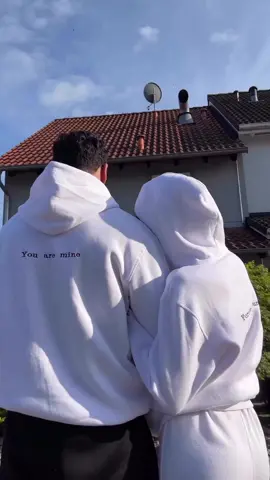 💑👕 Chans - Vêtements pour Couple 👗💖 ✨ Ajoutez une étincelle d'amour à votre garde-robe ! ✨ 🌟 Découvrez des tenues assorties uniques pour les couples modernes. Nous croyons en la magie des connexions sincères et en la puissance des vêtements coordonnés. #outfitcouple #couplematching #matchingoutfits #matching #outfitlove #nansiajram #marocaine🇲🇦 