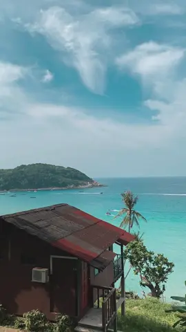 Missing this view :’)  #pulauperhentian #pulauredang #perhenthianisland🏝 #redangisland🏝️ #beachvibes #beachview #healingprocess #seaview #derockgarden #fyp 