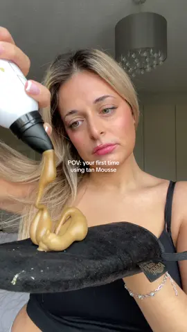 My facial reactions ahaha🤣 using @sttropeztan  My fave brand ever🫶🏼 #sttropez #sttropeztan#sttropeztanmousse #tanhacks#tantok#tantiktok #tantiktoktrend #tanningtips 