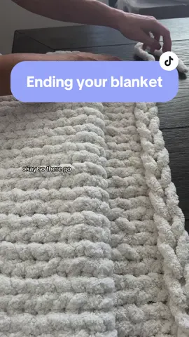 I’ve received a lot of questions about how to end your chunky blanket. So here’s a little tutorial on how to do that. #fingerknitting #fyp #chunkyblankettutorial #handknitblanket #falldecor #handknit #diyhomedecor #etsycreatorco #chenilleblanket 