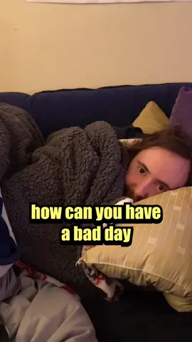 I wish I could be this comfy #steakandeggspodcast #OTK #asmongold 
