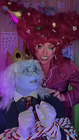 This is an escalation. ❄️🍭💖 #candyqueen #thewinterking #fionnaandcake #adventuretime #adventuretimecosplay 