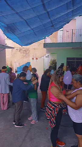 Elas amaram está dinâmica kkk. Obrigado @projetobarbietodo pela ideia. . . #dancer #melhoridade #idosos #idososnotiktok #pretazulada 