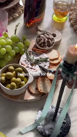 Fall table 🫶🏼 #fyp #falltabledecor #falldecir #falltablescape #charcuterieboard #charcuterie #dating #howtotiktok #howto #fall2023anime #fall2023 