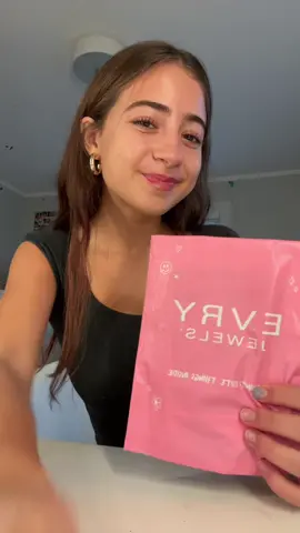 @Evry Jewels haul!!! 🛍️ use code DEMETRA for $$ off!! 😚😚 #evryjewels #crossnecklace #shoppinghaul 