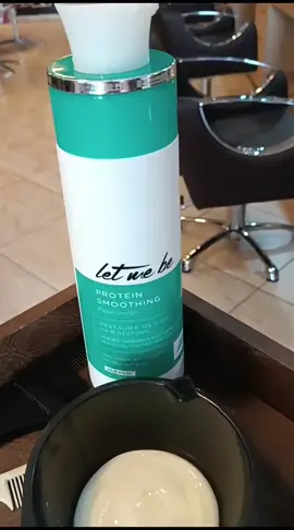 Protein Smoothing Passo Único® Let Me Be: restauração e prevenção de envelhecimento em um só passo, sem pré-lavagem. Cabelos macios, sem frizz e com brilho surpreendente! 🌟