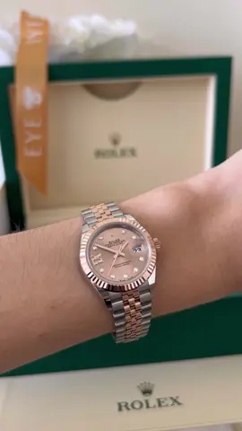 Something more chic than a Lady Datejust in Rosé Gold ✨🌹🚀❤️ #rolexwatch #rolexladydatejust #rolexlady #rolexdatejust #rolexrosegold #rolex 