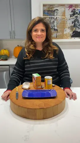 Don't have baking powder and need it? Sub 1 teaspoon baking powder by mixing 1/4-teaspoon baking soda with 1/2-teaspoon cream of tartar. ##baking##bakingrecipe##bakingpowder##sub##hack##EasyRecipe