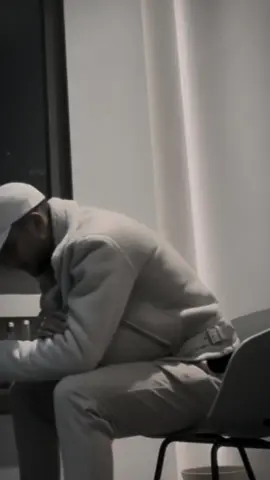 ‏لميتك من الهوى وضميتك بريتي🖤. #azute 