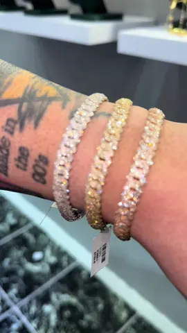 Your jewel as you want it, any width, length and weight ... -Showroom         📞 407-910-4391 -WhatsApp         📲 321-380-8451 -Whatsapp 2      📲 321-802-0494 -Custom orders 📲 321-900-5179  📌2475 michigan ave, kissimmee fl 34744 Financiamiento disponible con o sin crédito  . . . #icedout #diamonds #hiphop #jewelry #gold #diamondwatch #cubanlink #bling #moneeey #cadenacubana #goldchains #vvs #rap #cubanas #customjewelry #luxury #fashion #dominicano #diamond #jewelrydesigner #goldminerllc #watch #jeweler #joyeria #realgoldminer #icedoutjewelry #cubanlik #jesuspiece #boricua #cubano 