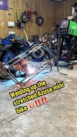 Welding up the streched Azusa mini bike #weldit #fabricate #modifyit #minibike #strechedminibike #azusaminibike #strechit #fridayfunday 