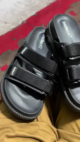 Trendy Two Strap Sandals. Ang shalaaa nito promise!!!🤩 194 lang at FREE SHIPPING! #brazillianktslipper #foryourpage #fypシ゚viral #tiktokbudolfinds #trending 