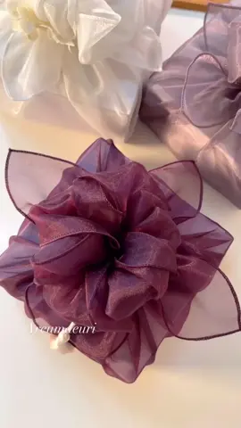 DIY : HOW TO WRAP GIFTS IN KOREAN STYLE PART 8 #DIY  #diyproject  #diycraft  #diyprojects  #diyhomedecor  #diyreel  #diyvideo  #diyvideos  #diyblogger  #craft  #crafts  #crafty  #Recycling  #decor  #decoration  #ikeahack  #ikeahacks  #tip  #tips #gift