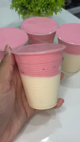 INGREDIENTES PARA A RECEITA: 2 Creme de Leite 1 Pacote de suco de abacaxi de 1 litro  Para o creme rosa: 2 Creme de Leite 1 Pacote de suco de morango de 1 litro #receita #sobremesafácil #receitasimples #receitasfaceis #receitas 